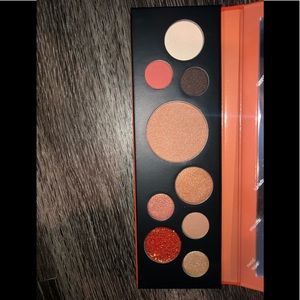 Fill up orange eye shadow